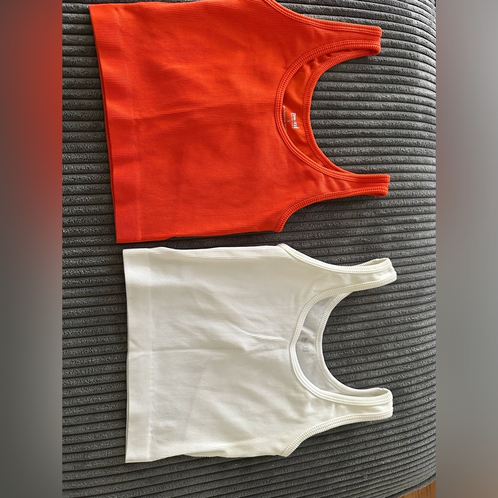 Pro-fit crop gym tanks